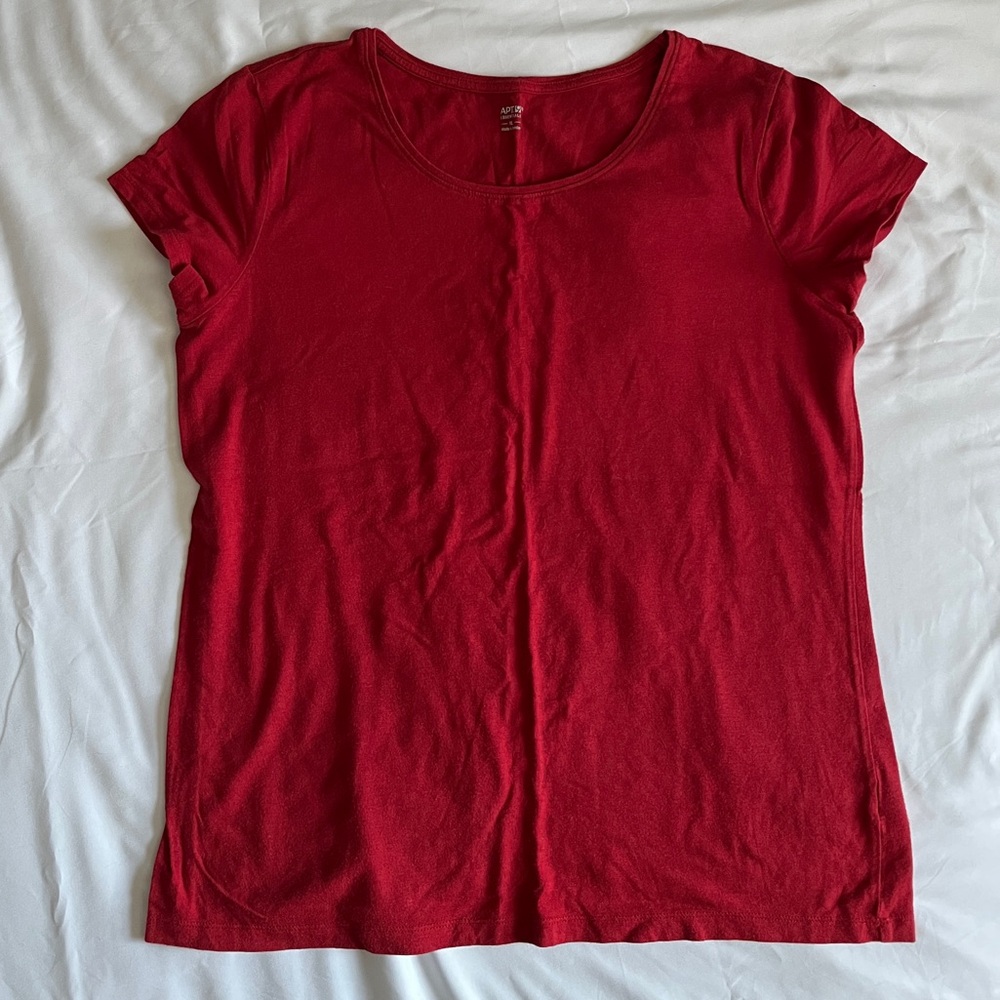 Apt. 9 Vibrant Red Short Sleeve Tee